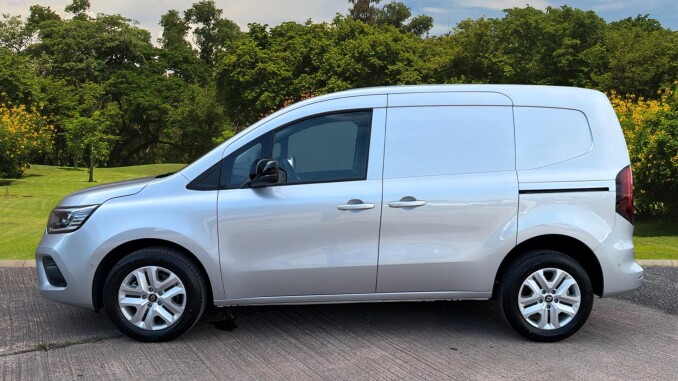 Renault Kangoo L1 Diesel ML19 Blue dCi 95 Extra Van - Image 4